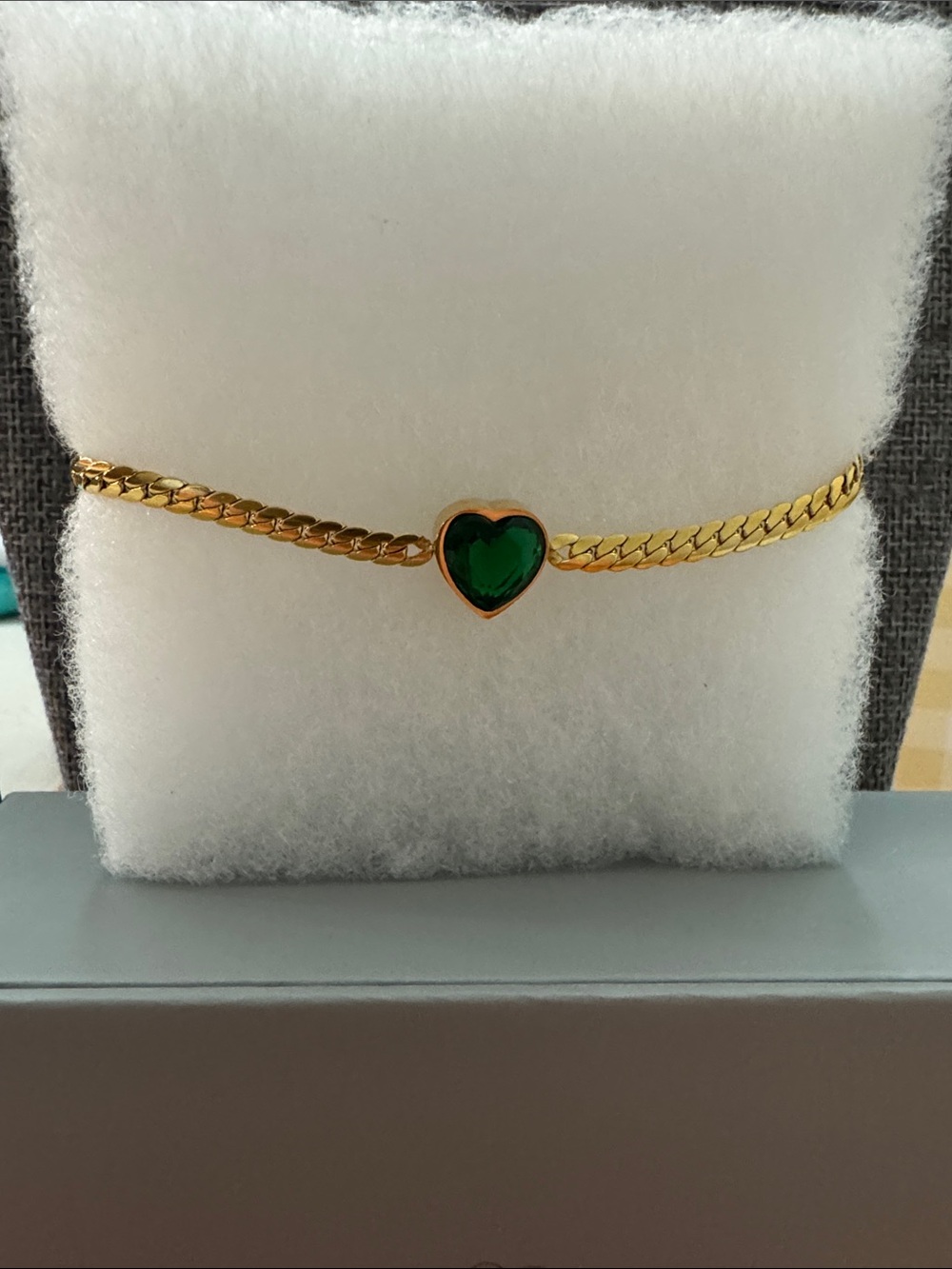 Gold-Tone Bracelet with Emerald Green Heart Charm